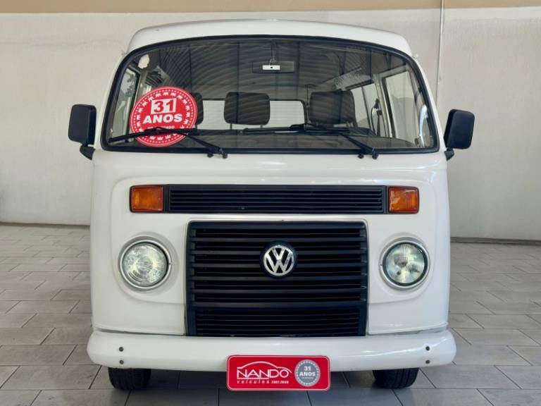 VOLKSWAGEN - KOMBI - 2013/2014 - Branca - R$ 48.900,00